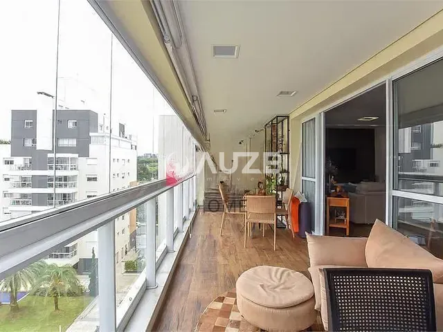 Apartamento com 188m² 4 quartos e 4 banheiros, à venda, no bairro Água Verde em Curitiba