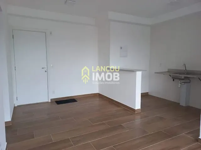 Apartamento 2 quartos e 1 banheiro, para alugar, no bairro Cidade Luiza em Jundiaí