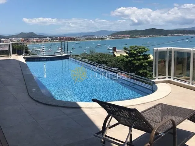 Apartamento com 170m² 3 quartos e 4 banheiros, à venda ou para alugar, no bairro Jurerê em Florianópolis
