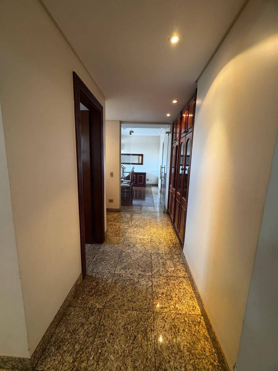 Apartamento à venda com 4 quartos, 298m² - Foto 11