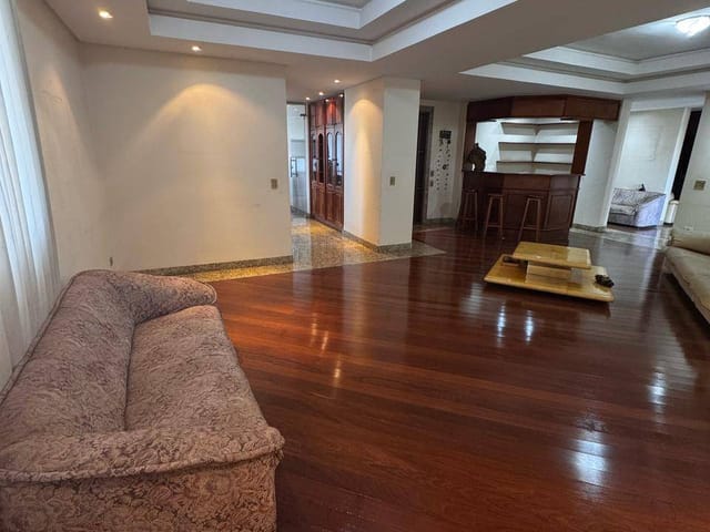 Apartamento com 298m² 4 quartos e 5 banheiros, à venda, no bairro Setor Oeste em Goiânia