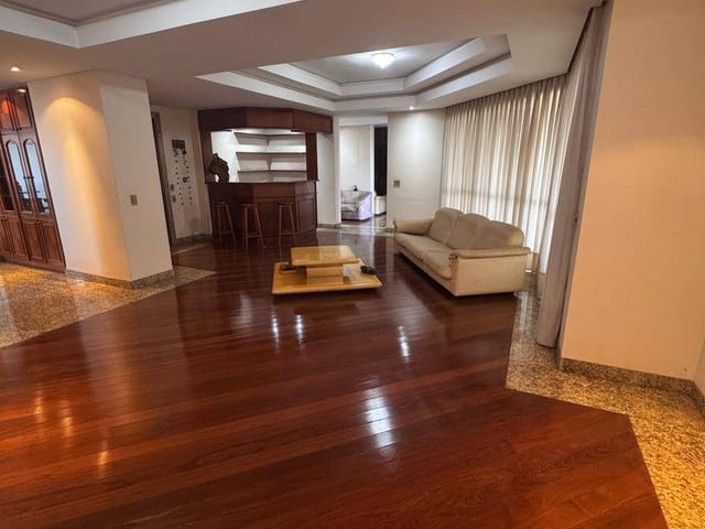 Apartamento com 298m² 4 quartos e 5 banheiros, à venda, no bairro Setor Oeste em Goiânia