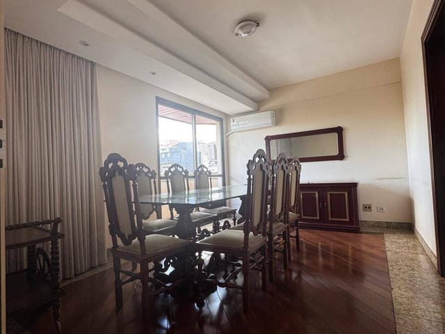 Apartamento com 298m² 4 quartos e 5 banheiros, à venda, no bairro Setor Oeste em Goiânia