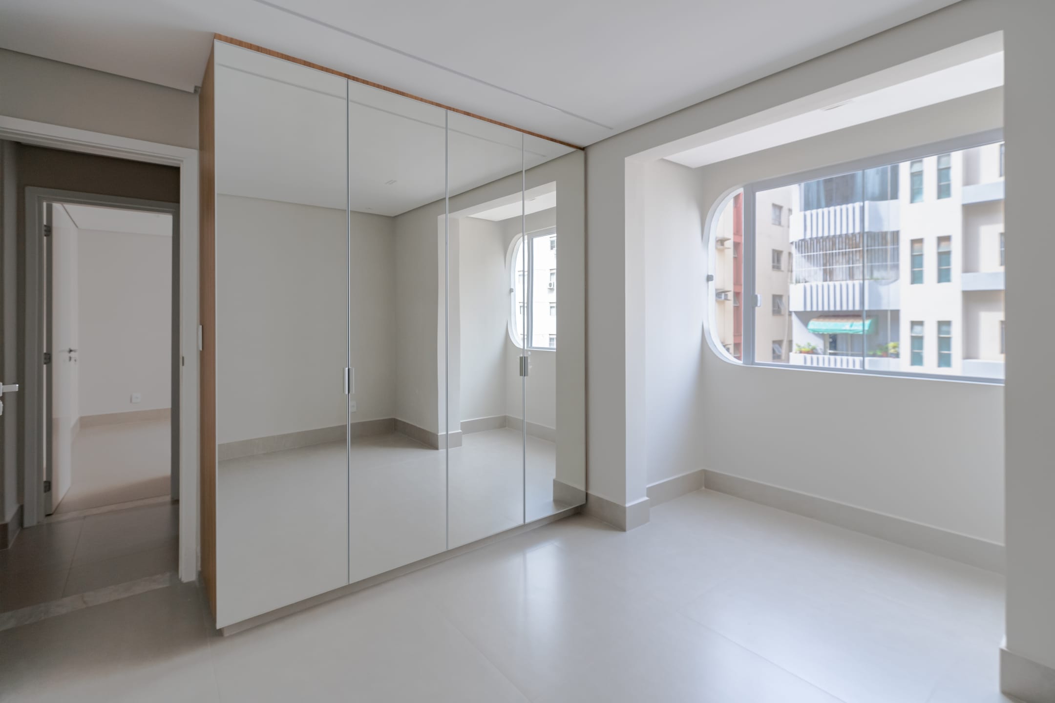 Apartamento à venda com 3 quartos, 125m² - Foto 10