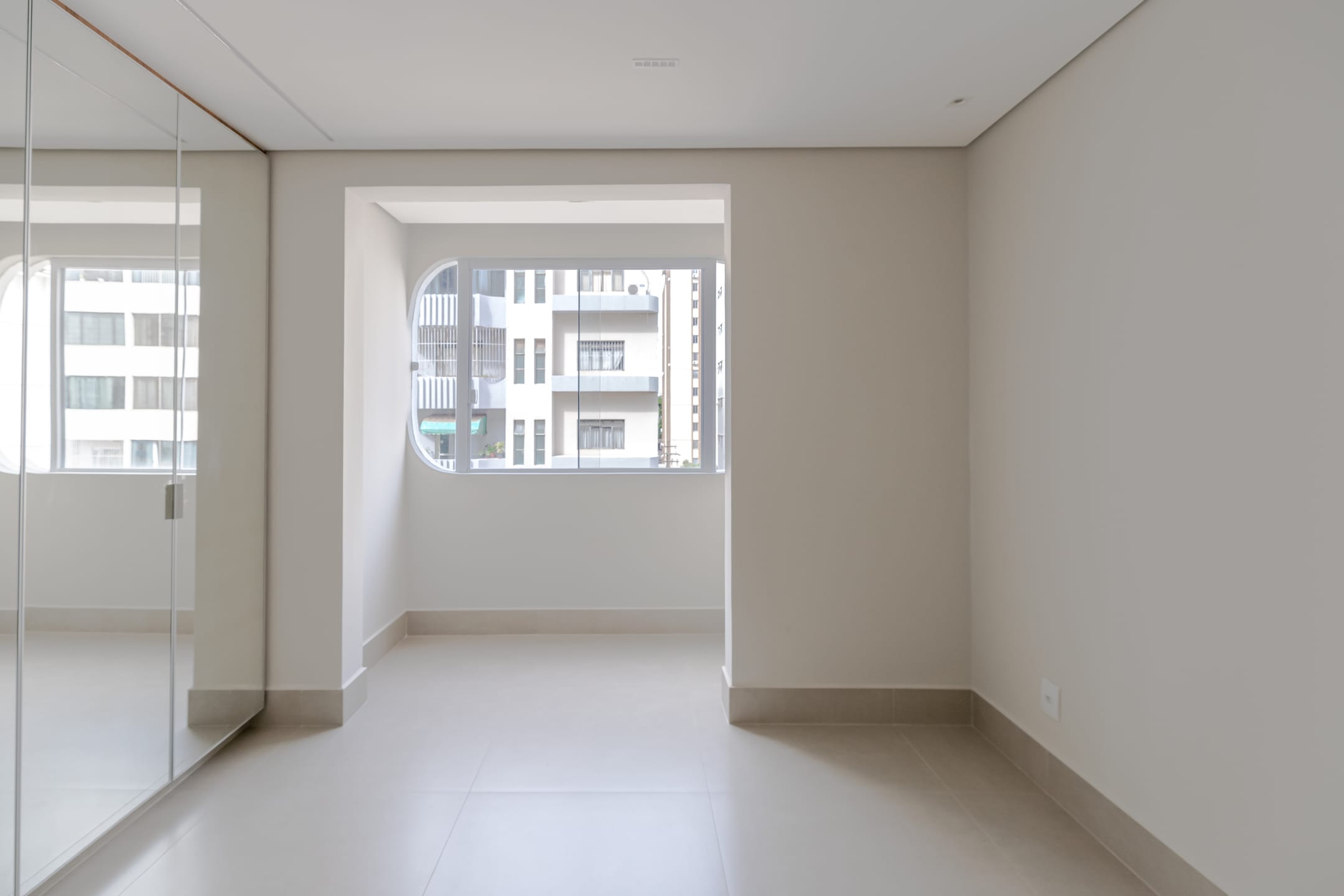Apartamento à venda com 3 quartos, 125m² - Foto 11