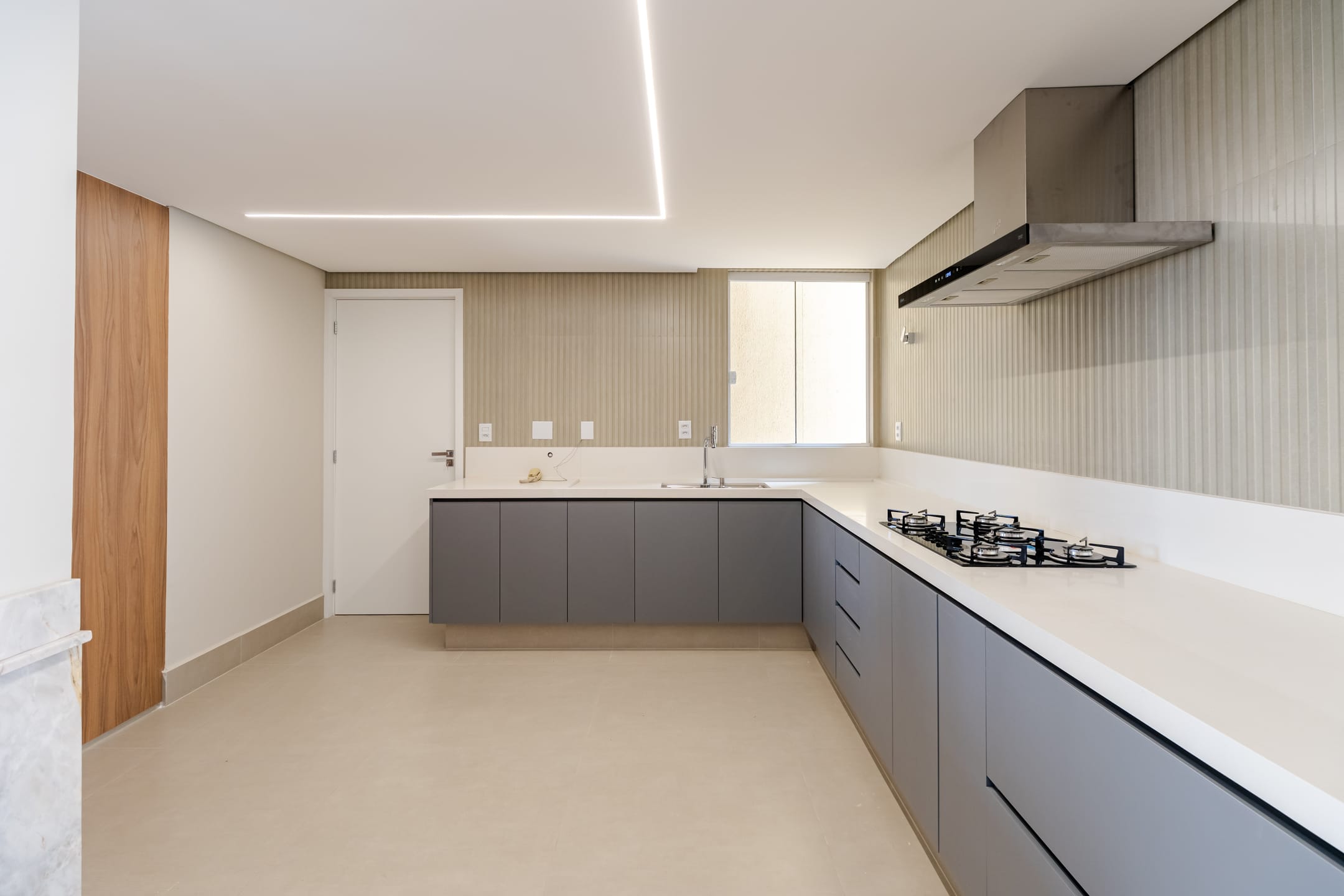 Apartamento à venda com 3 quartos, 125m² - Foto 7