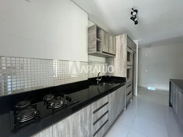 Apartamento para alugar, no bairro Cabeçudas em Itajaí