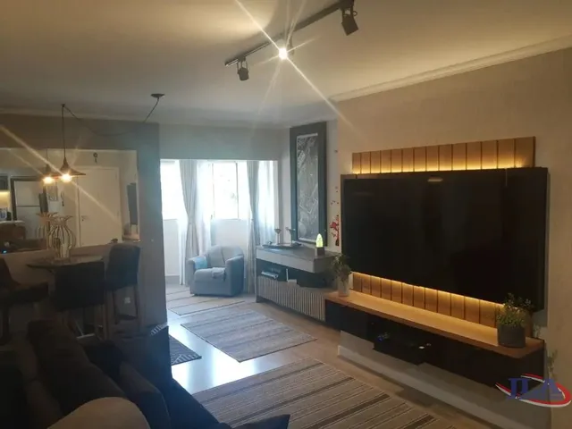 Apartamento 3 quartos e 2 banheiros, à venda, no bairro Cabral em Curitiba