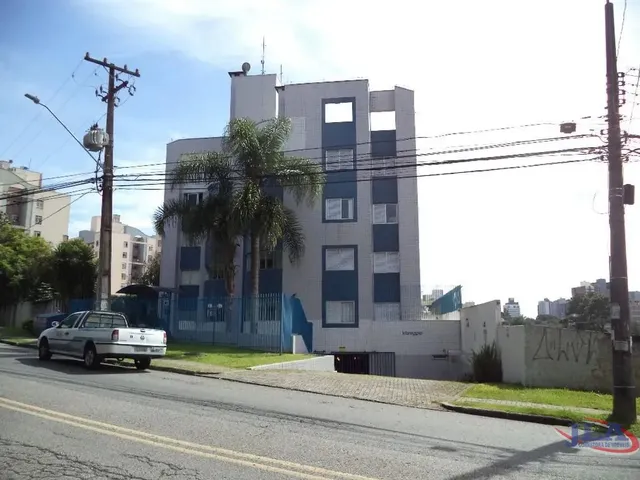 Apartamento 3 quartos e 2 banheiros, à venda, no bairro Cabral em Curitiba