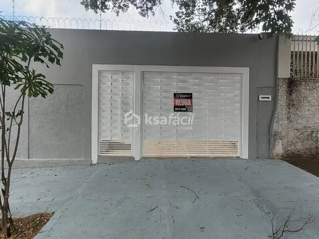 Casa com 200m² 3 quartos e 2 banheiros, para alugar, no bairro Centro em Campo Grande