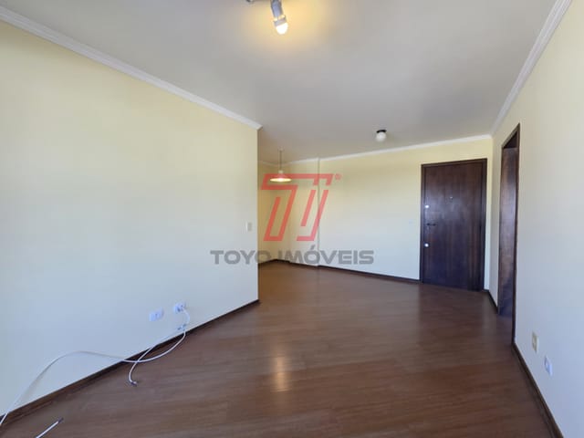 Apartamento 2 quartos e 1 banheiro, para alugar, no bairro Portão em Curitiba