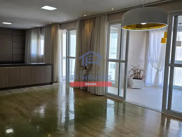 Apartamento 3 quartos e 4 banheiros, à venda, no bairro Cristo Rei em Curitiba