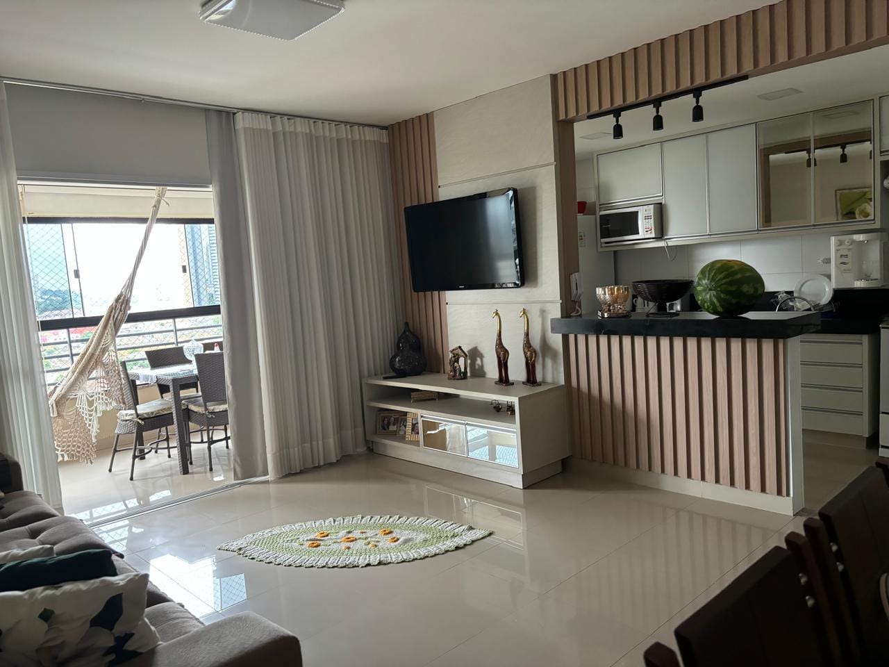 Apartamento à venda com 3 quartos, 116m² - Foto 2