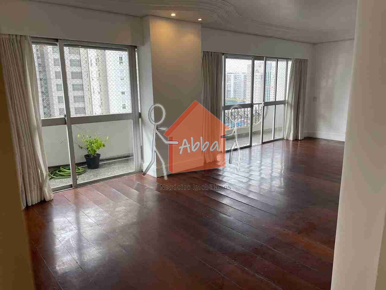Apartamento para alugar com 4 quartos, 200m² - Foto 3