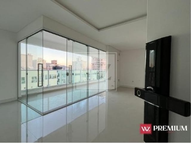 Apartamento 4 quartos e 5 banheiros, à venda, no bairro Meia praia em Itapema