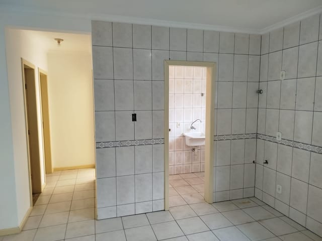 Apartamento 2 quartos e 1 banheiro, para alugar, no bairro Saco Grande em Florianópolis