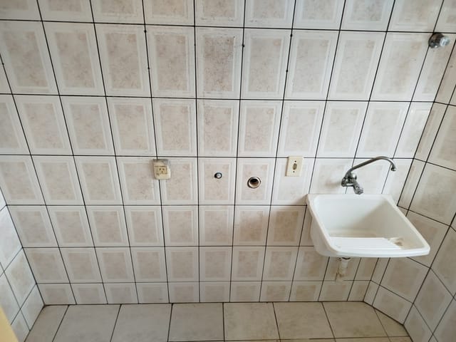 Apartamento 2 quartos e 1 banheiro, para alugar, no bairro Saco Grande em Florianópolis