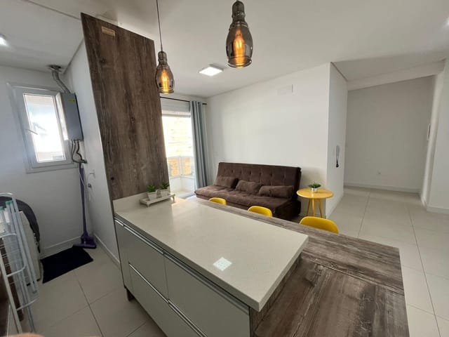 Apartamento com 75m² 2 quartos e 2 banheiros, à venda, no bairro Ingleses do Rio Vermelho em Florianópolis