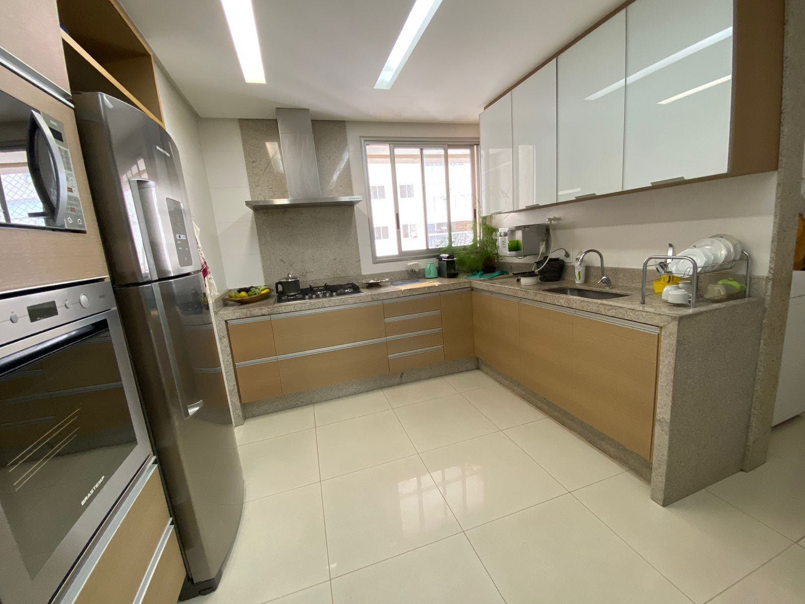 Apartamento à venda com 3 quartos, 208m² - Foto 13
