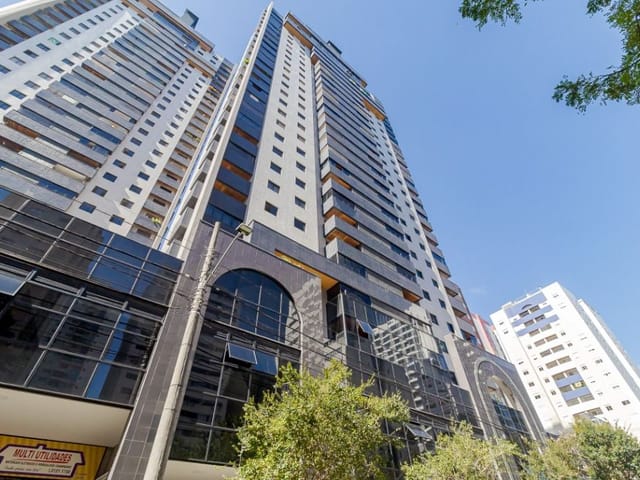 Apartamento 4 quartos e 3 banheiros, para alugar, no bairro Bigorrilho em Curitiba