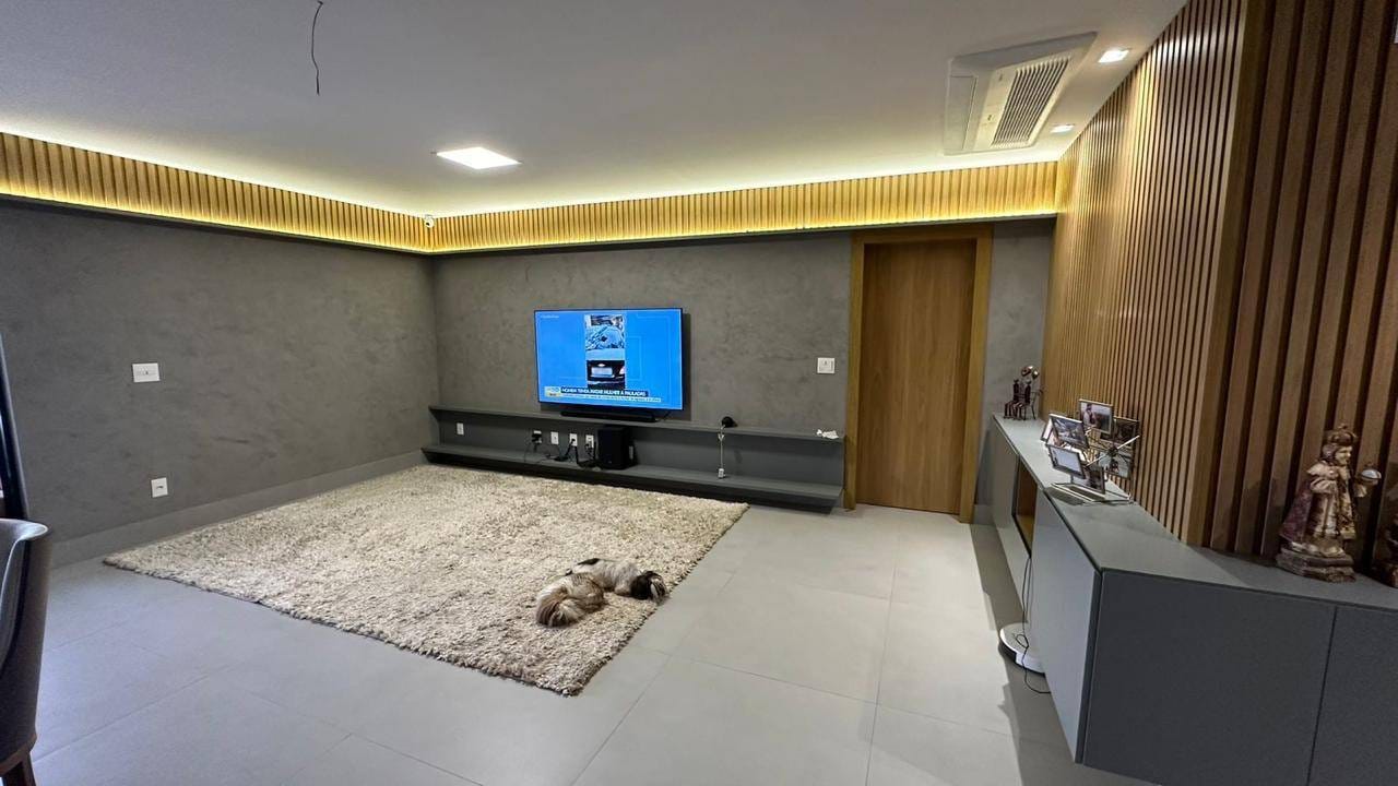 Apartamento à venda com 3 quartos, 160m² - Foto 1