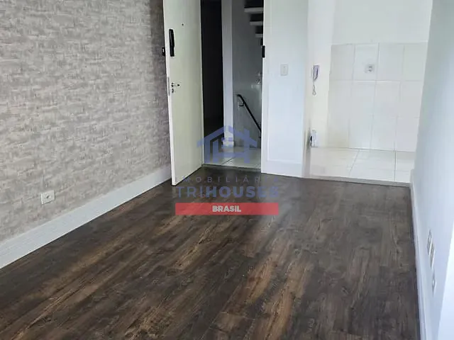 Apartamento 2 quartos e 1 banheiro, à venda, no bairro Capão Raso em Curitiba