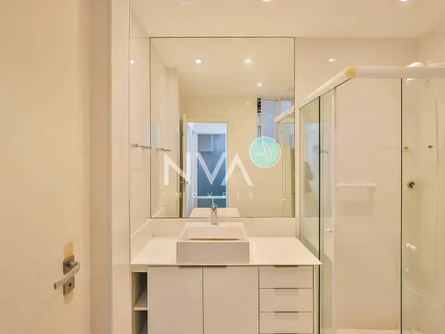 Apartamento com 48m² 1 quarto e 2 banheiros, para alugar, no bairro Copacabana em Rio de Janeiro