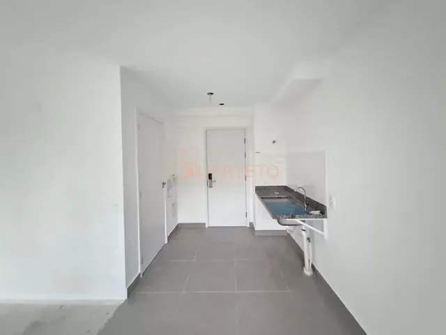 Apartamento 1 quarto e 1 banheiro, à venda ou para alugar, no bairro Água Branca em São Paulo
