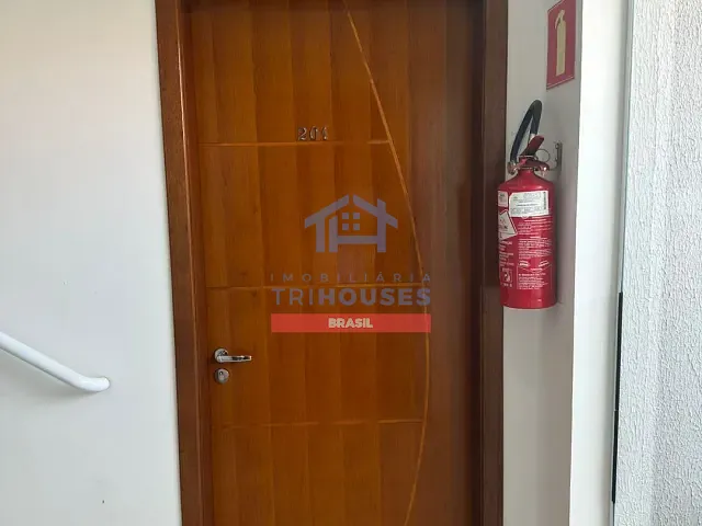 Apartamento 2 quartos e 1 banheiro, à venda, no bairro Maracanã em Colombo
