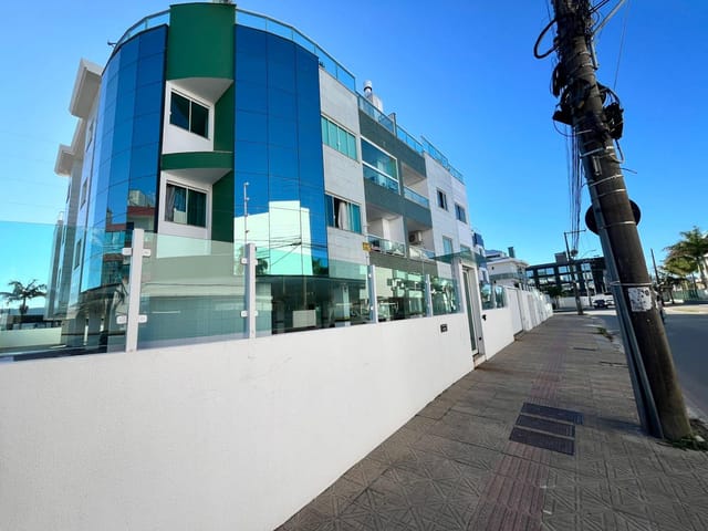 Apartamento 2 quartos e 2 banheiros, para alugar, no bairro Ingleses do Rio Vermelho em Florianópolis