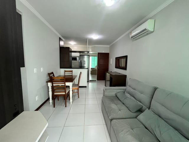 Apartamento 2 quartos e 2 banheiros, para alugar, no bairro Ingleses do Rio Vermelho em Florianópolis