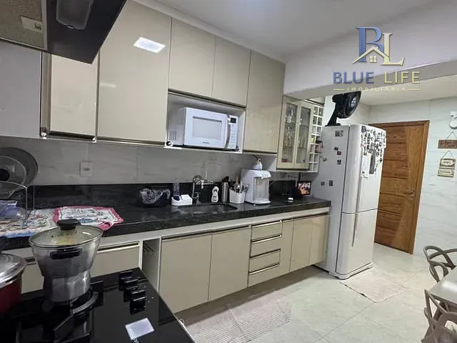 Apartamento 4 quartos e 2 banheiros, à venda, no bairro Praia da Costa em Vila Velha