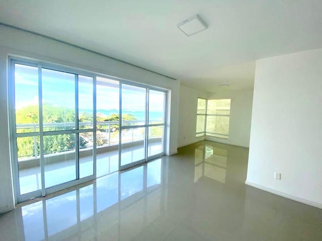 Apartamento com 115m² 3 quartos e 2 banheiros, à venda, no bairro Cavaleiros em Macaé