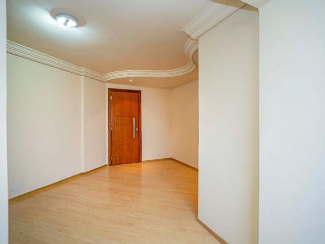 Apartamento 2 quartos e 1 banheiro, à venda, no bairro Bigorrilho em Curitiba