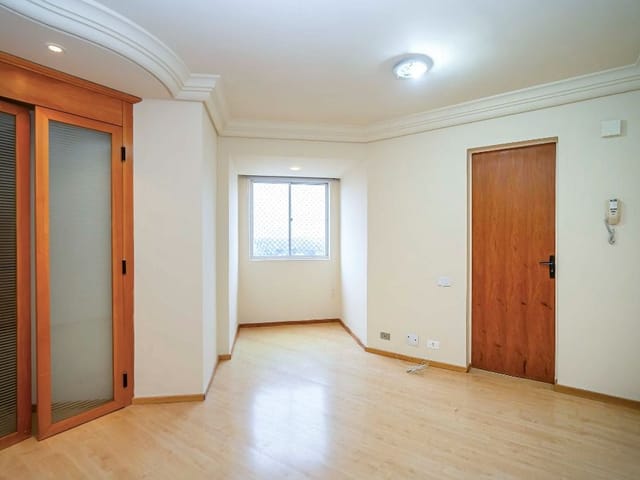 Apartamento 2 quartos e 1 banheiro, à venda, no bairro Bigorrilho em Curitiba