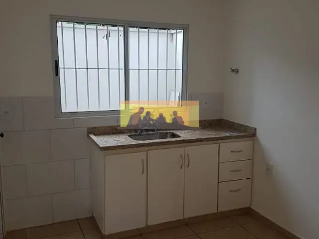 Apartamento 1 quarto e 2 banheiros, para alugar, no bairro Vila Modesto Fernandes em Campinas