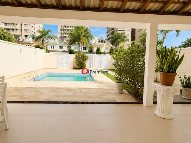 Casa 5 quartos e 7 banheiros, à venda, no bairro Recreio dos Bandeirantes em Rio de Janeiro