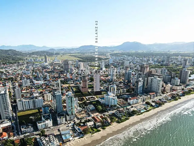 Apartamento 2 quartos e 3 banheiros, à venda, no bairro Balneário Perequê em Porto Belo