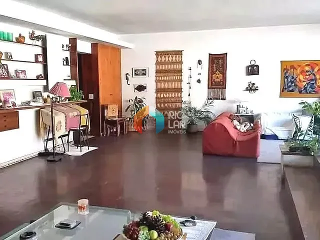 Apartamento com 211m² 4 quartos e 2 banheiros, à venda, no bairro Copacabana em Rio de Janeiro