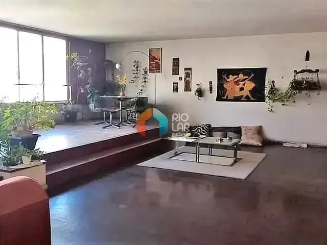 Apartamento com 211m² 4 quartos e 2 banheiros, à venda, no bairro Copacabana em Rio de Janeiro