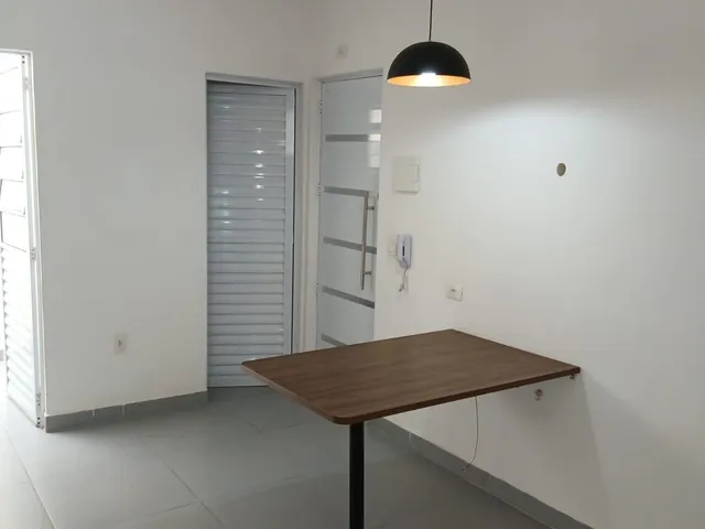 Apartamento com 20m² 1 quarto e 1 banheiro, para alugar, no bairro Vila Assunção em Santo André