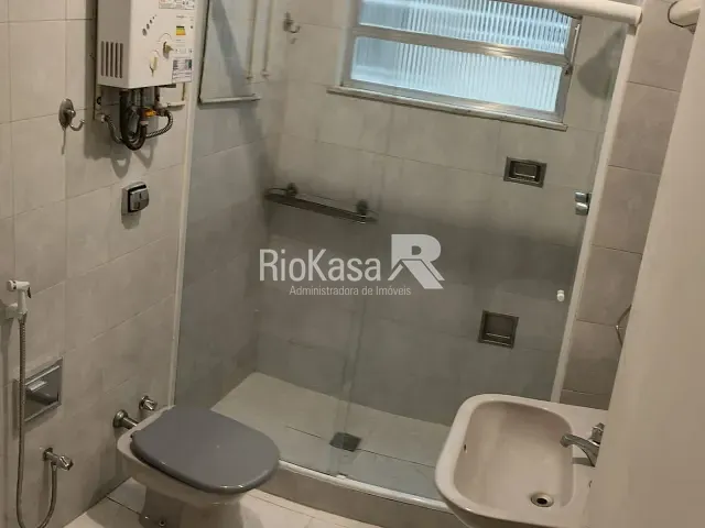 Apartamento 2 quartos e 2 banheiros, para alugar, no bairro Laranjeiras em Rio de Janeiro