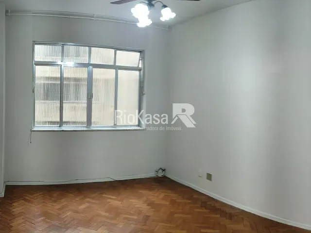 Apartamento 2 quartos e 2 banheiros, para alugar, no bairro Laranjeiras em Rio de Janeiro
