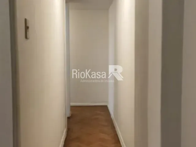Apartamento 2 quartos e 2 banheiros, para alugar, no bairro Laranjeiras em Rio de Janeiro