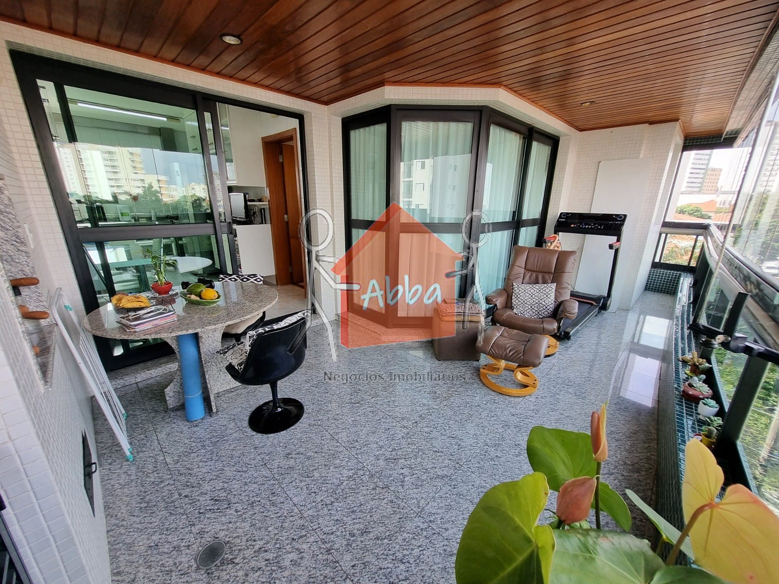 Apartamento à venda com 3 quartos, 156m² - Foto 6