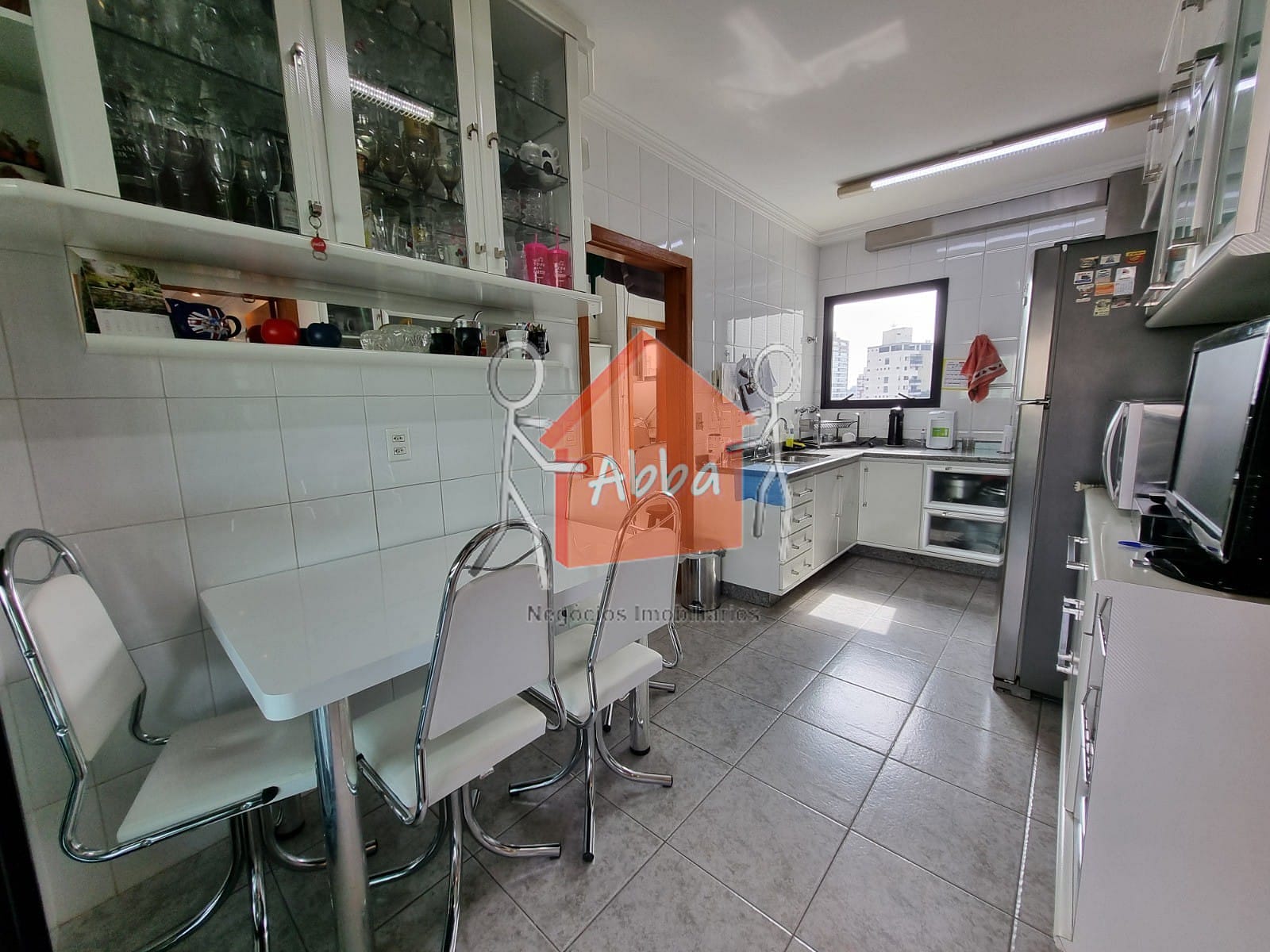 Apartamento à venda com 3 quartos, 156m² - Foto 10
