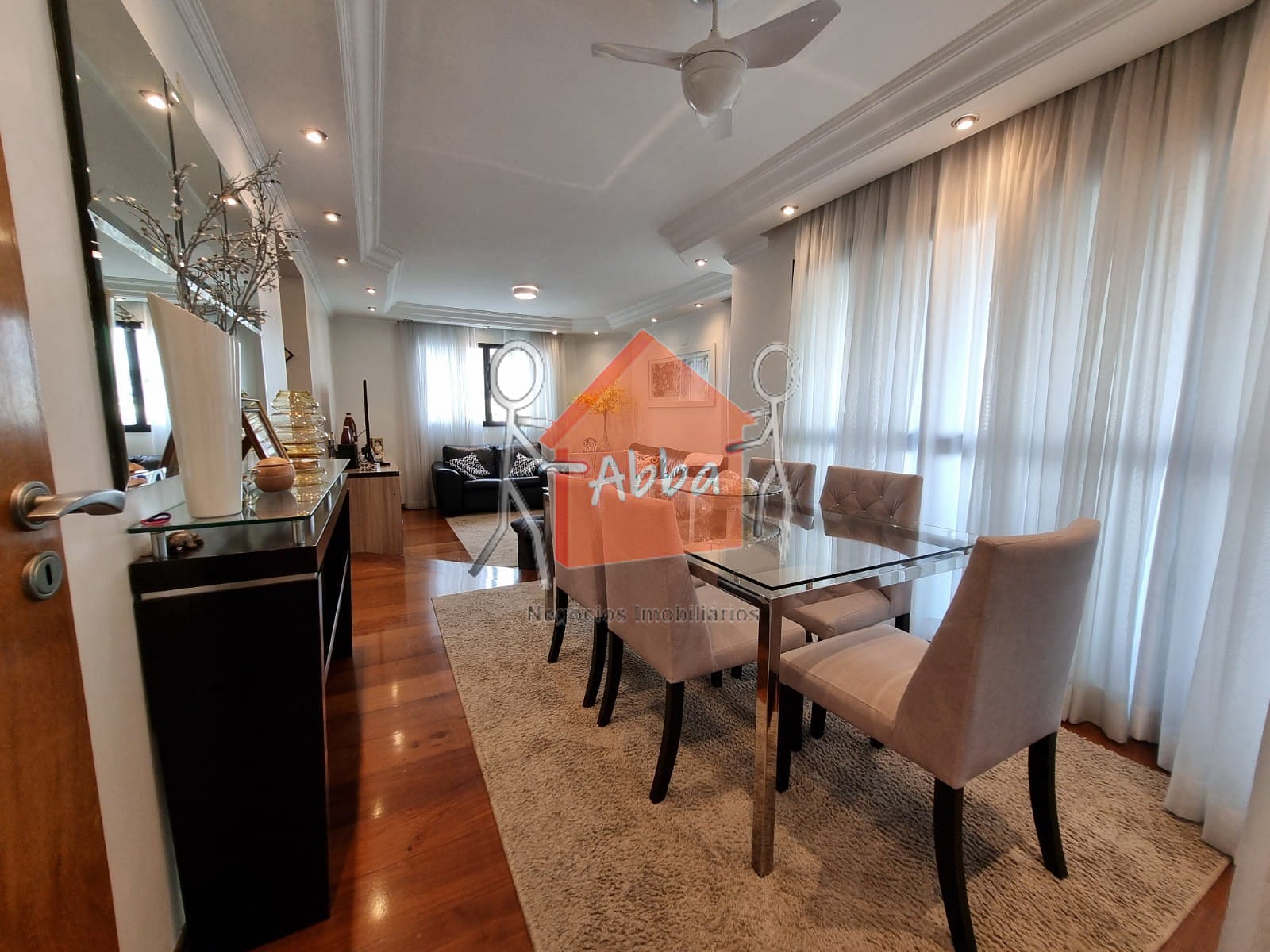 Apartamento à venda com 3 quartos, 156m² - Foto 1