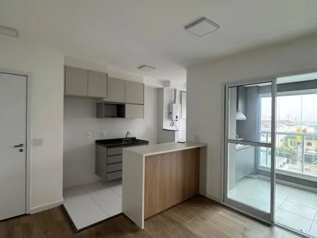 Apartamento com 65m² 2 quartos e 2 banheiros, para alugar, no bairro Vila Alzira em Santo André