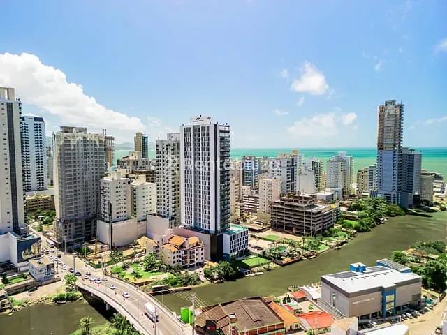 Apartamento 3 quartos e 4 banheiros, à venda, no bairro Meia Praia em Itapema