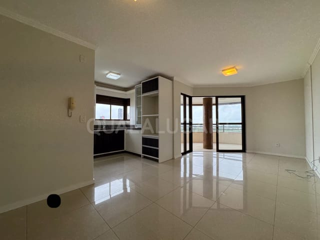 Apartamento 3 quartos e 2 banheiros, para alugar, no bairro Aeroporto em Tubarão